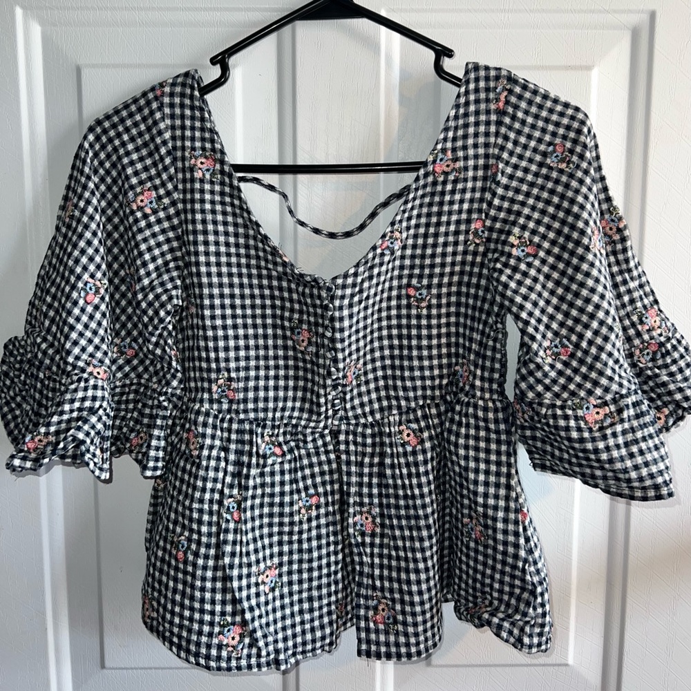 Taylor & Sage Black and White Checkered top with embroidered flowers.